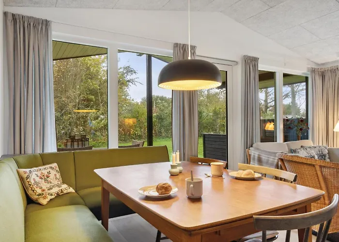 Cozy In With Kitchen 度假居 *