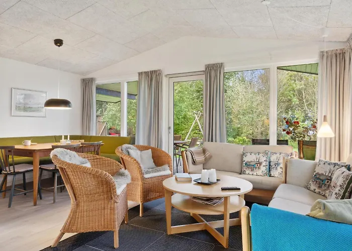 度假居 Cozy In With Kitchen Hjerm
