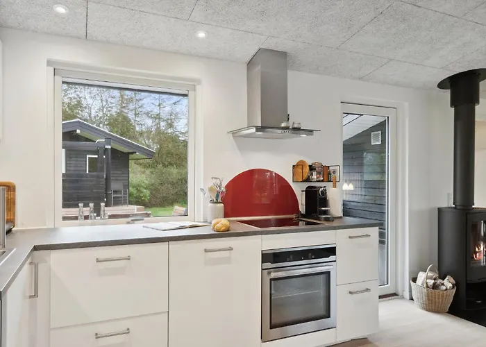 Cozy In With Kitchen 度假居 *